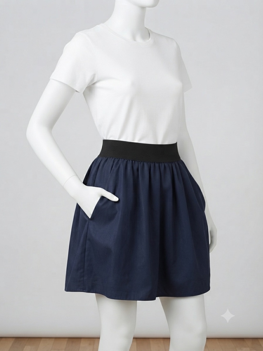 French Atmosphere Navy Mini Skirt with 3” Black Elastic Waist size 2X